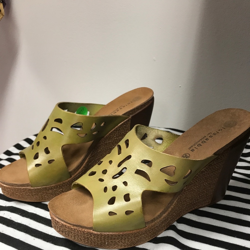 Lola Sabbia for erichmichaal wedges